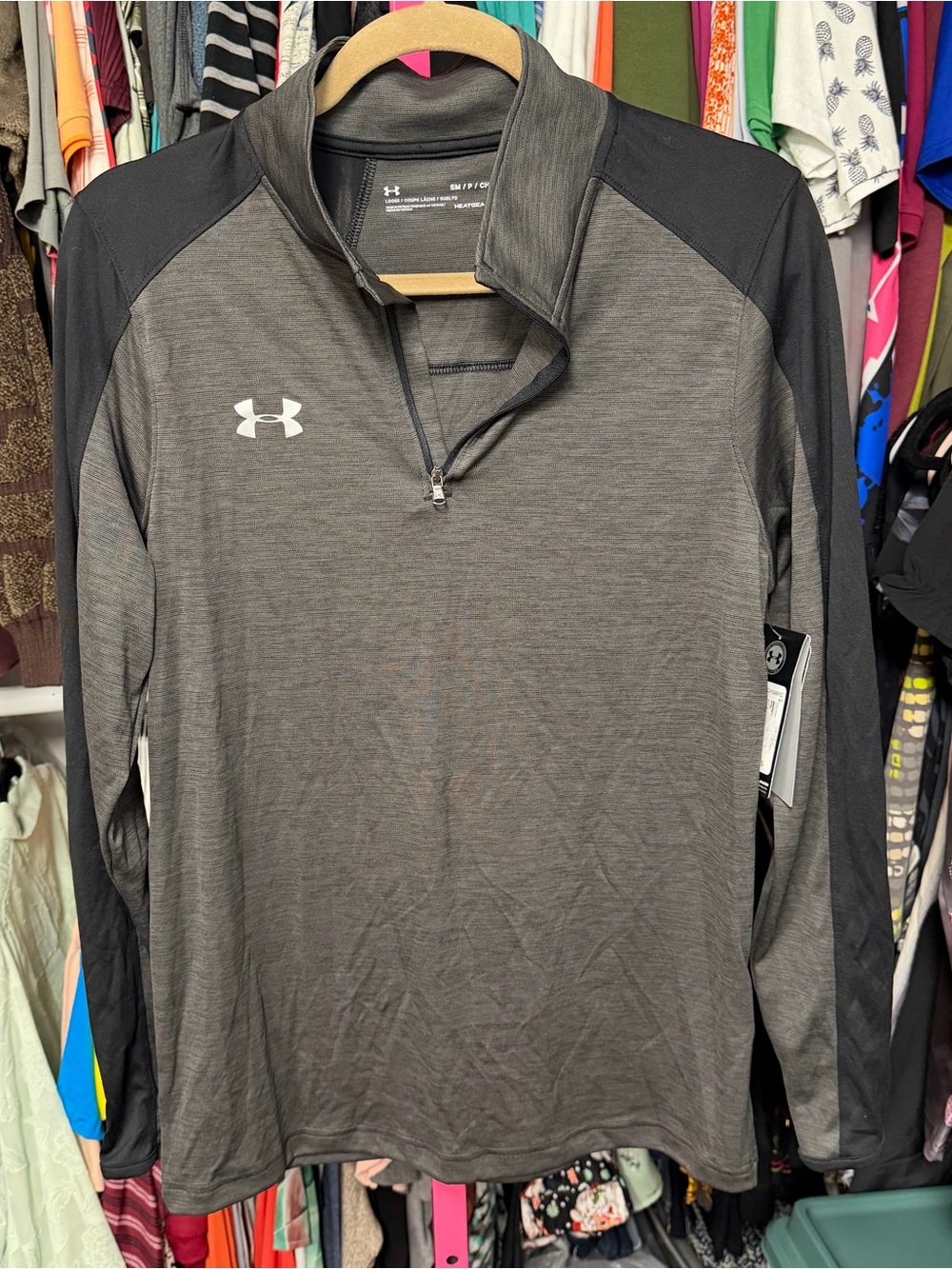 Under Armour loose heatgear men’s small 1/4 zip shirt gray Raglan sleeves $45